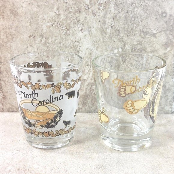 North Caroline Shot Glass Set of 2 Black Brown Bear Souvenir Travel Memorabilia - Picture 2 of 12